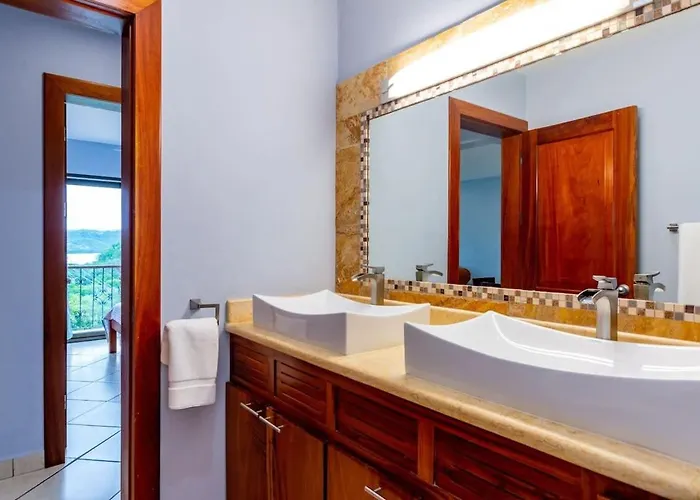 Holiday home 2-bd With Ocean-view Terrace And Pool *