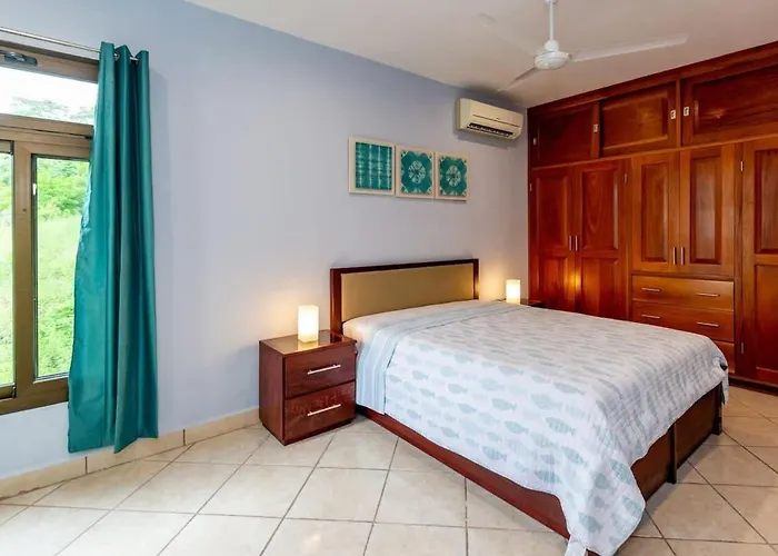 Holiday home 2-bd With Ocean-view Terrace And Pool