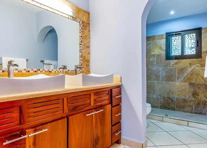 Holiday home 2-bd With Ocean-view Terrace And Pool Playa Flamingo