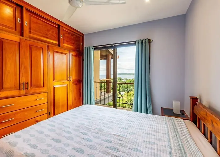 Holiday home 2-bd With Ocean-view Terrace And Pool